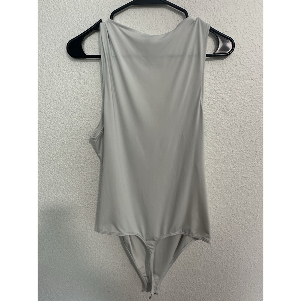 Express Body Contour White V-Neck Long Sleeve Bodysuit L Basic Wardrobe‎ Staple